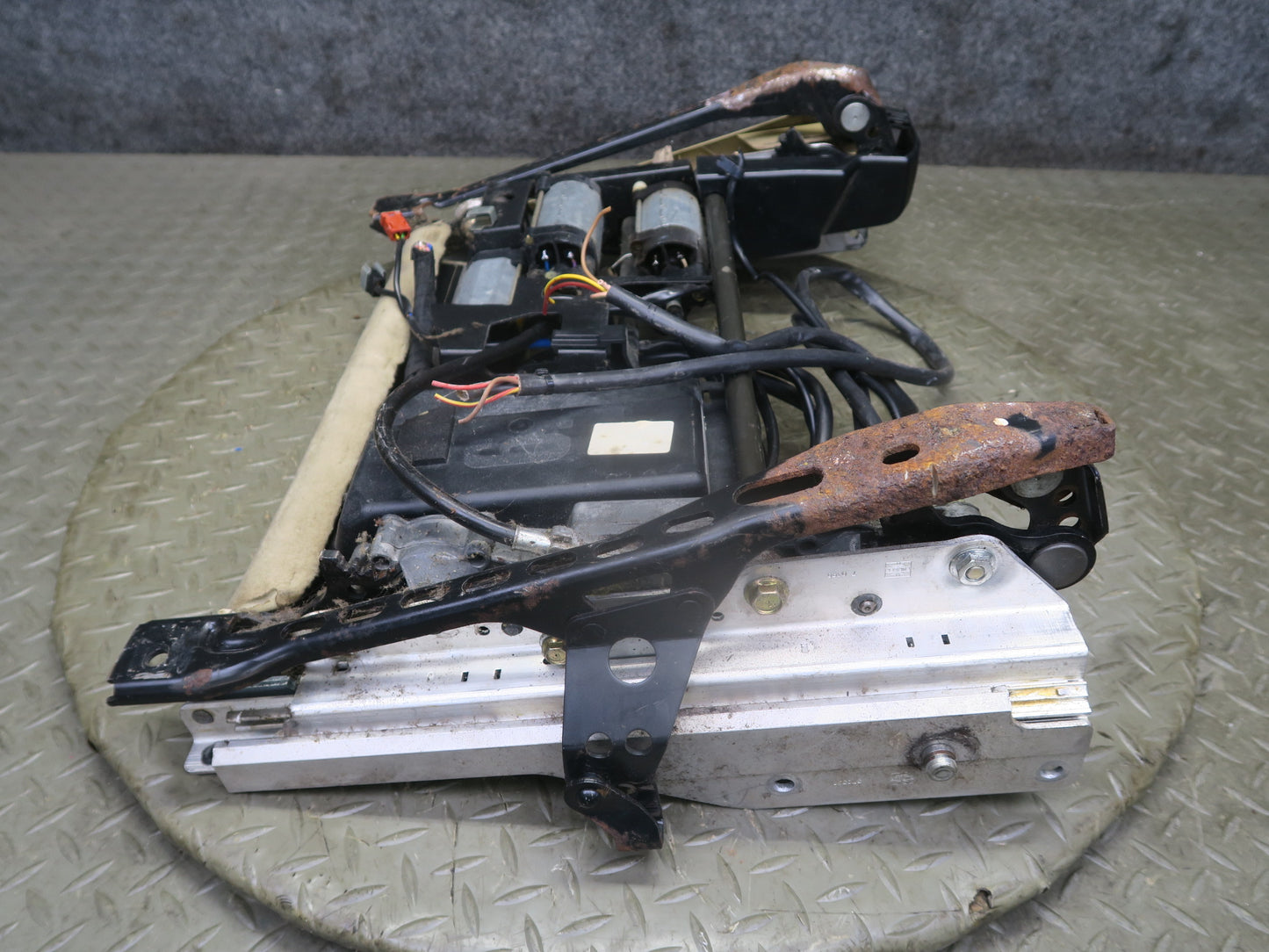 90-93 Mercedes W124 300E Front Left Seat Lower Frame Track Rail w Motors OEM