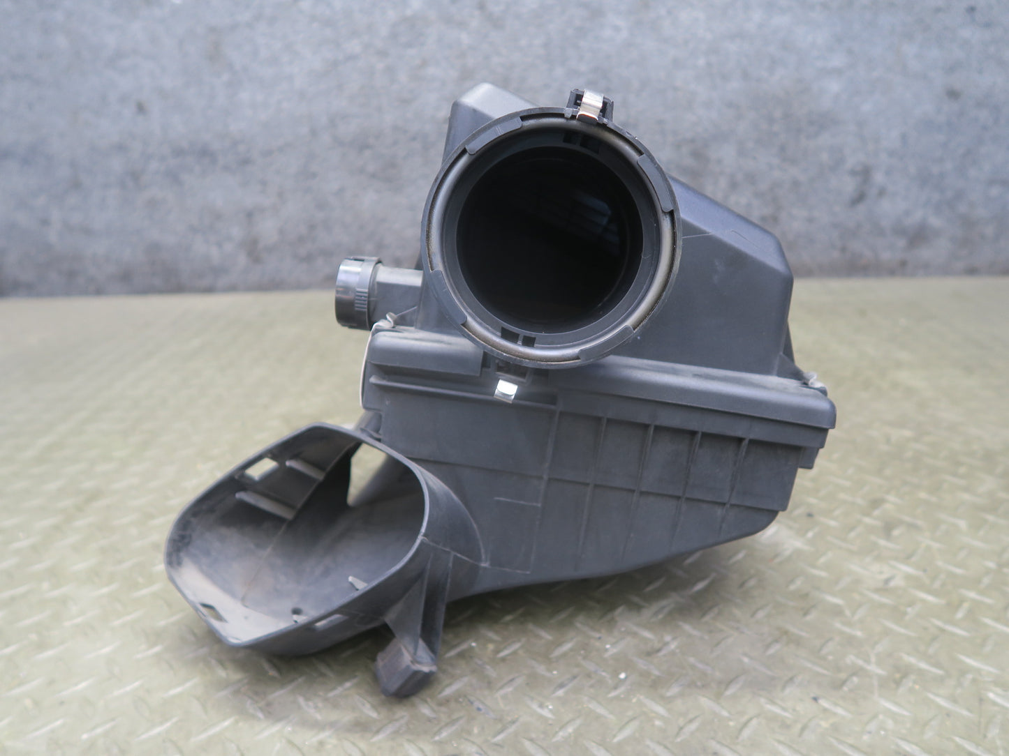 00-06 BMW E53 X5N62 Air Intake Cleaner Filter Box Assembly OEM
