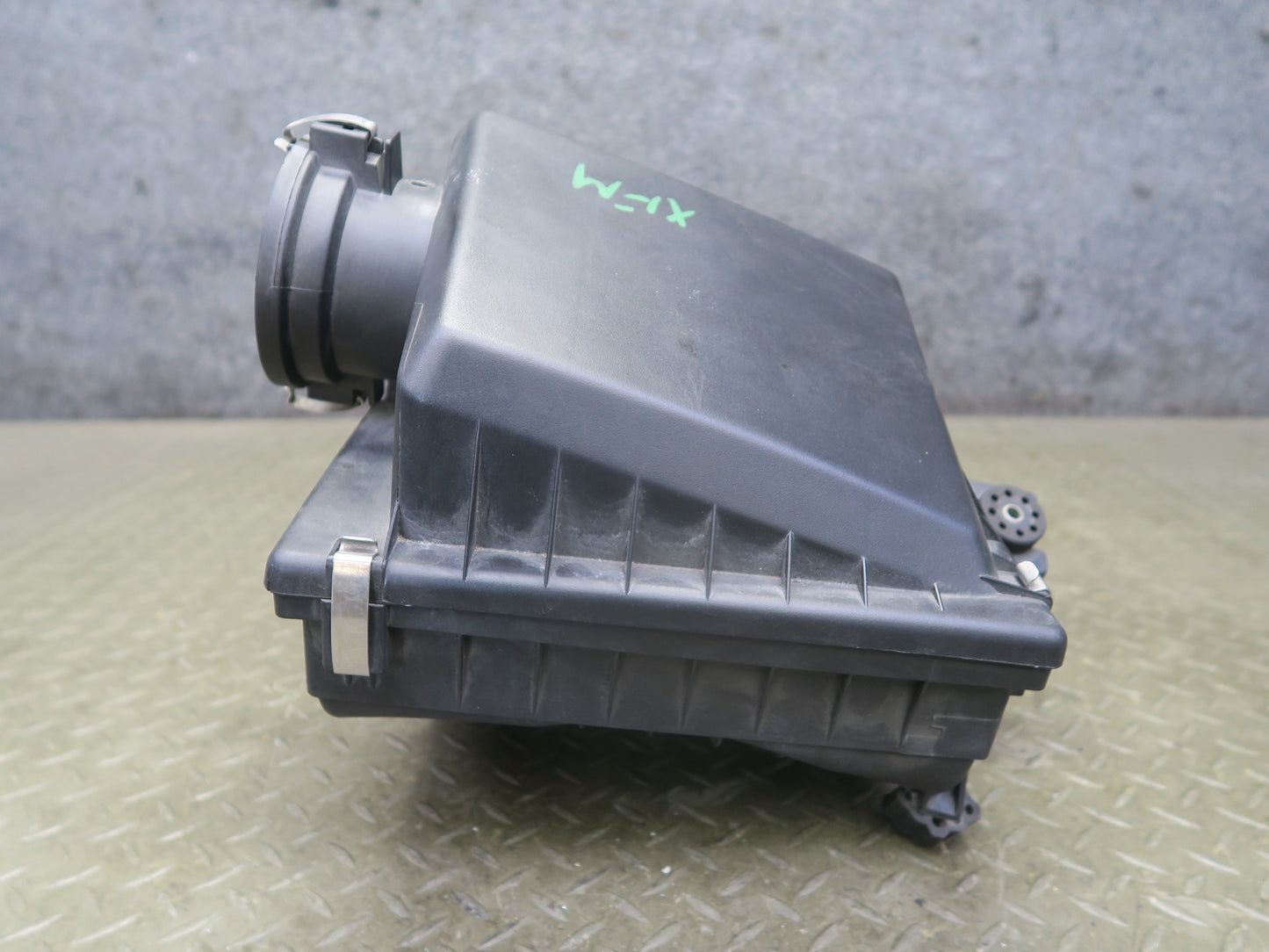 00-06 BMW E53 X5N62 Air Intake Cleaner Filter Box Assembly OEM