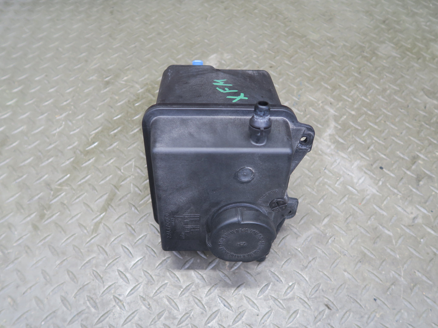 2006 BMW E53 X5 Engine Coolant Expansion Overflow Reservoir Tank 7501959 OEM