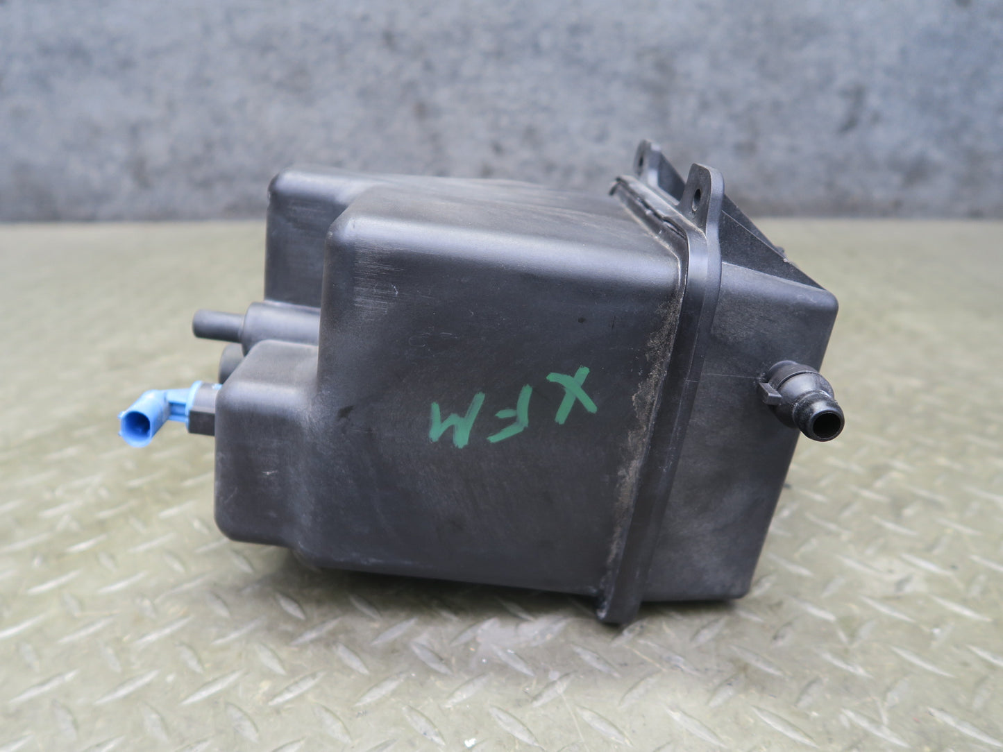 2006 BMW E53 X5 Engine Coolant Expansion Overflow Reservoir Tank 7501959 OEM
