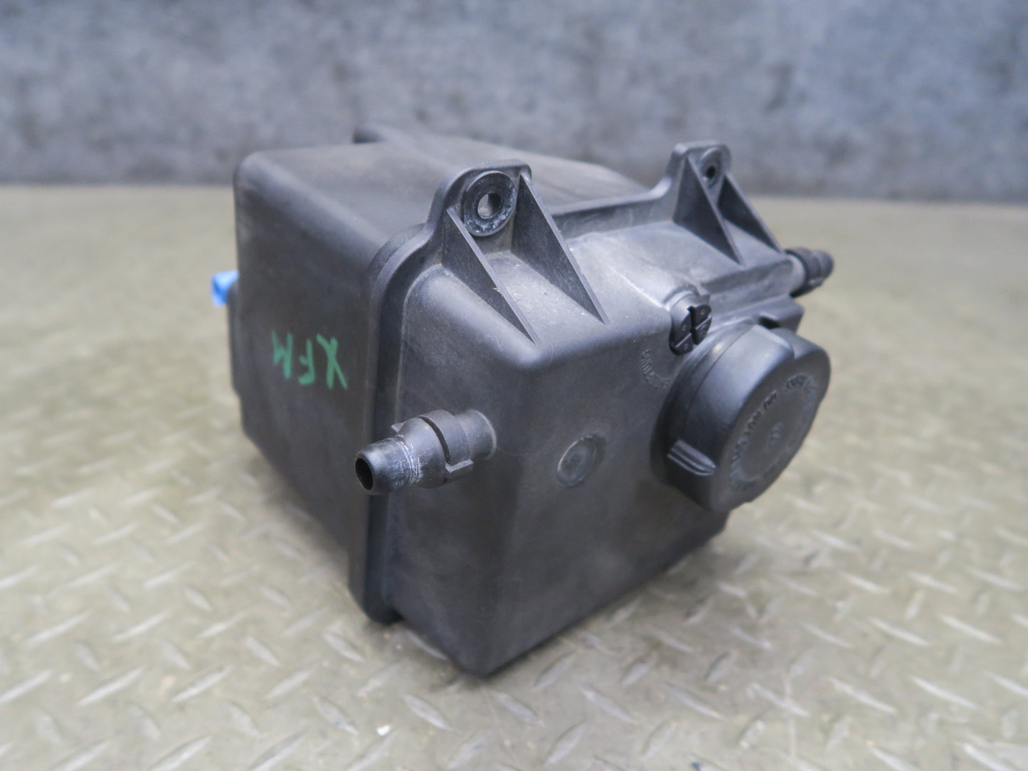2006 BMW E53 X5 Engine Coolant Expansion Overflow Reservoir Tank 7501959 OEM