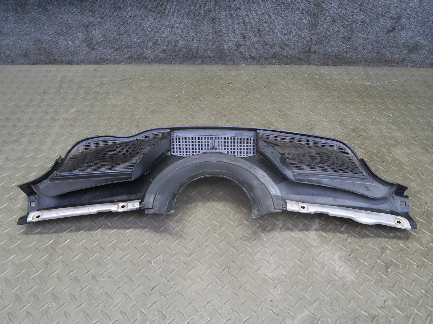 86-93 Mercedes W124 300E Windshield Wiper Vent Cowl Grille Panel 1246200978 OEM