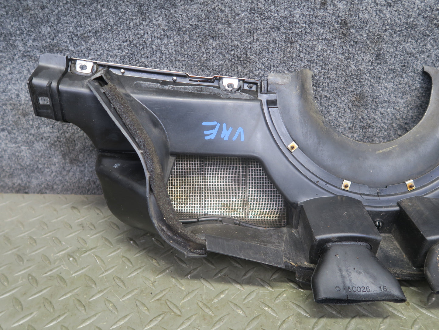 86-93 Mercedes W124 300E Windshield Wiper Vent Cowl Grille Panel 1246200978 OEM