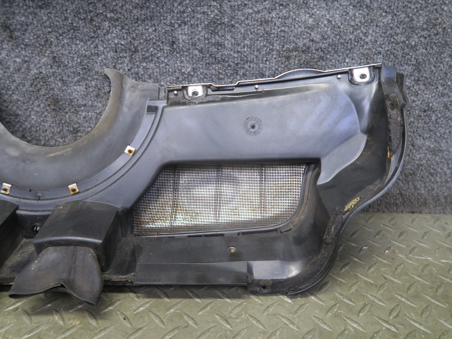 86-93 Mercedes W124 300E Windshield Wiper Vent Cowl Grille Panel 1246200978 OEM