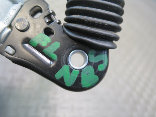 04-07 BMW E64 M6 FRONT RIGHT PASSENGER SIDE SEATBELT BUCKLE 6982526 OEM