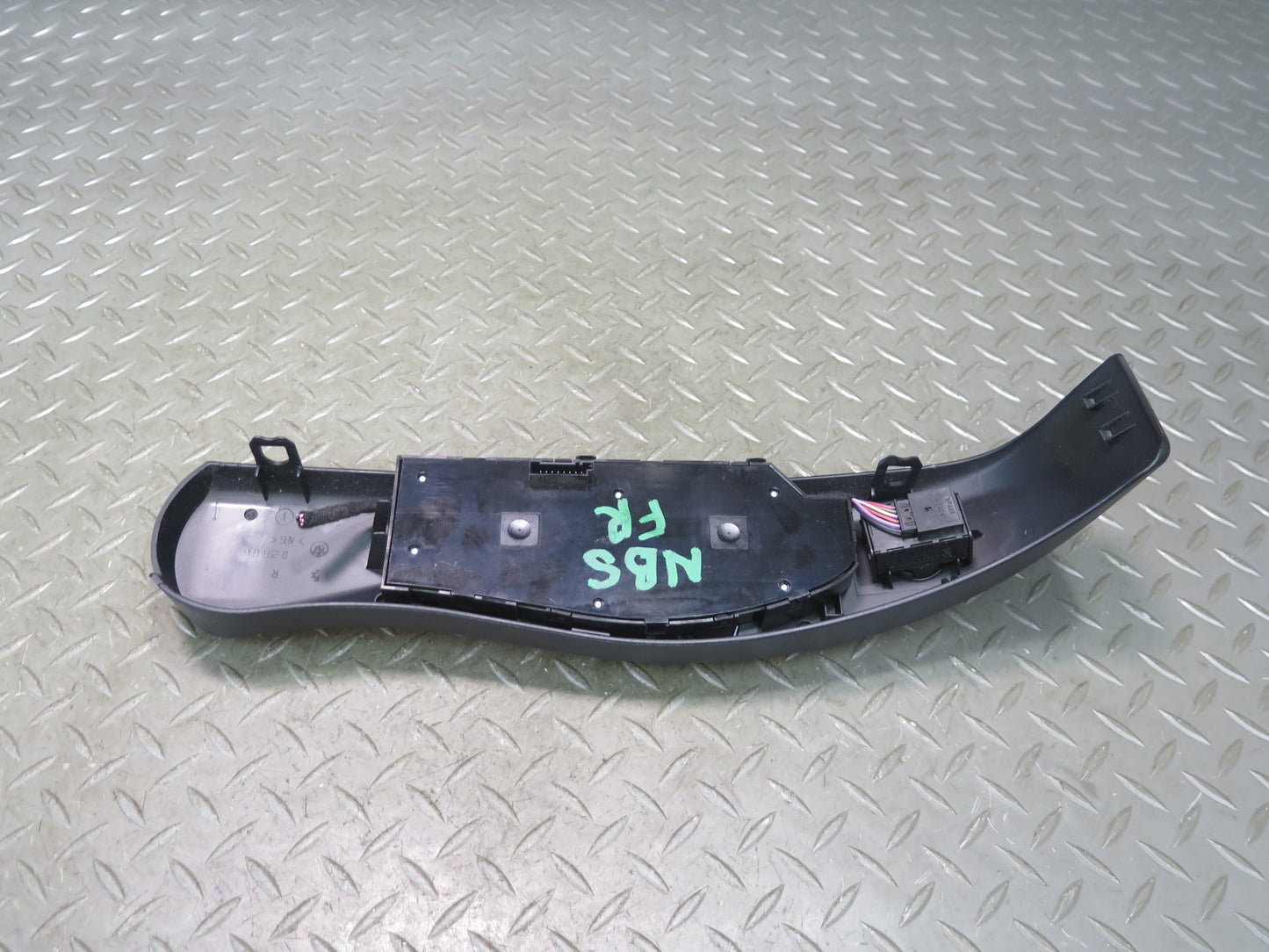 2006-2008 BMW E63 E64 M6 Front Right Seat Adjust Backrest Switch Set