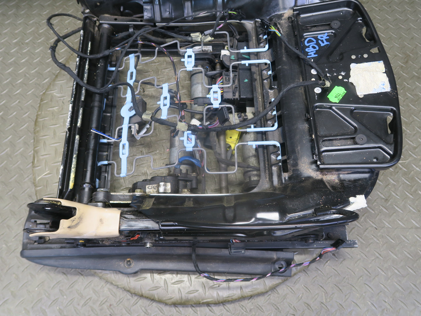 01-06 BMW E46 330ci Convert Front Right Seat Lower Frame Track Rail w Motor OEM