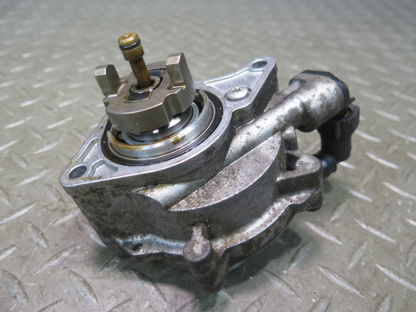 2014-2019 Range Rover Sport L494 Brake Vacuum  Pump