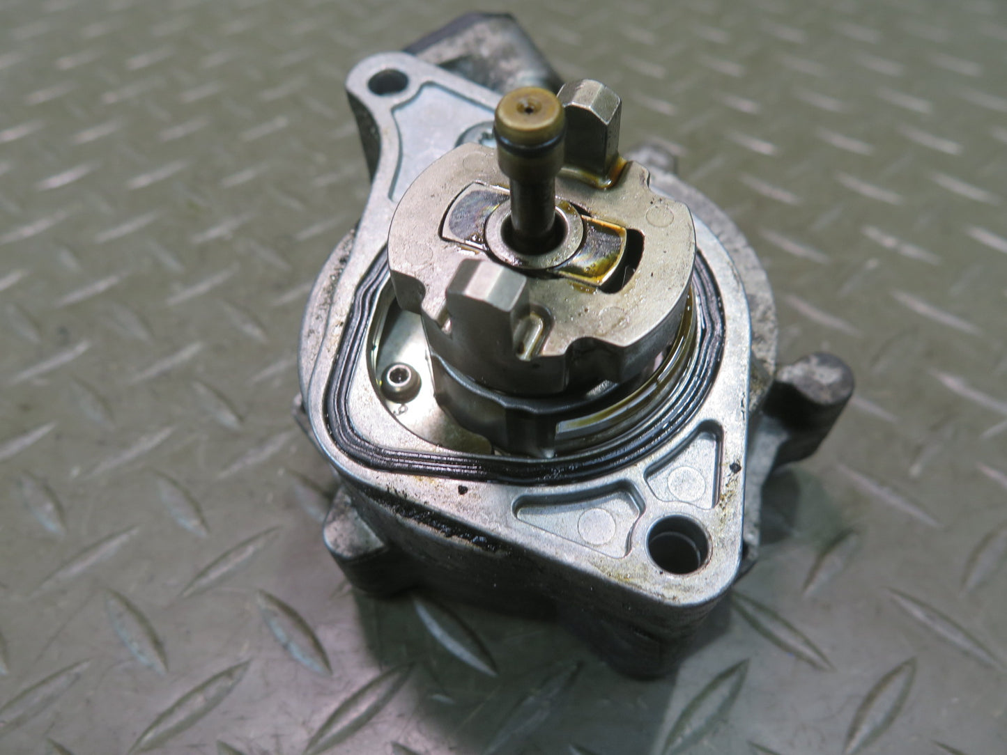 2014-2019 Range Rover Sport L494 Brake Vacuum  Pump