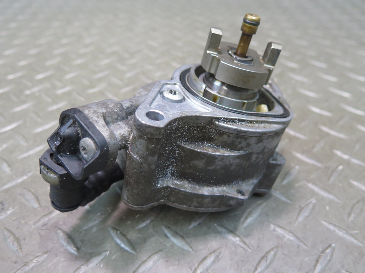2014-2019 Range Rover Sport L494 Brake Vacuum  Pump
