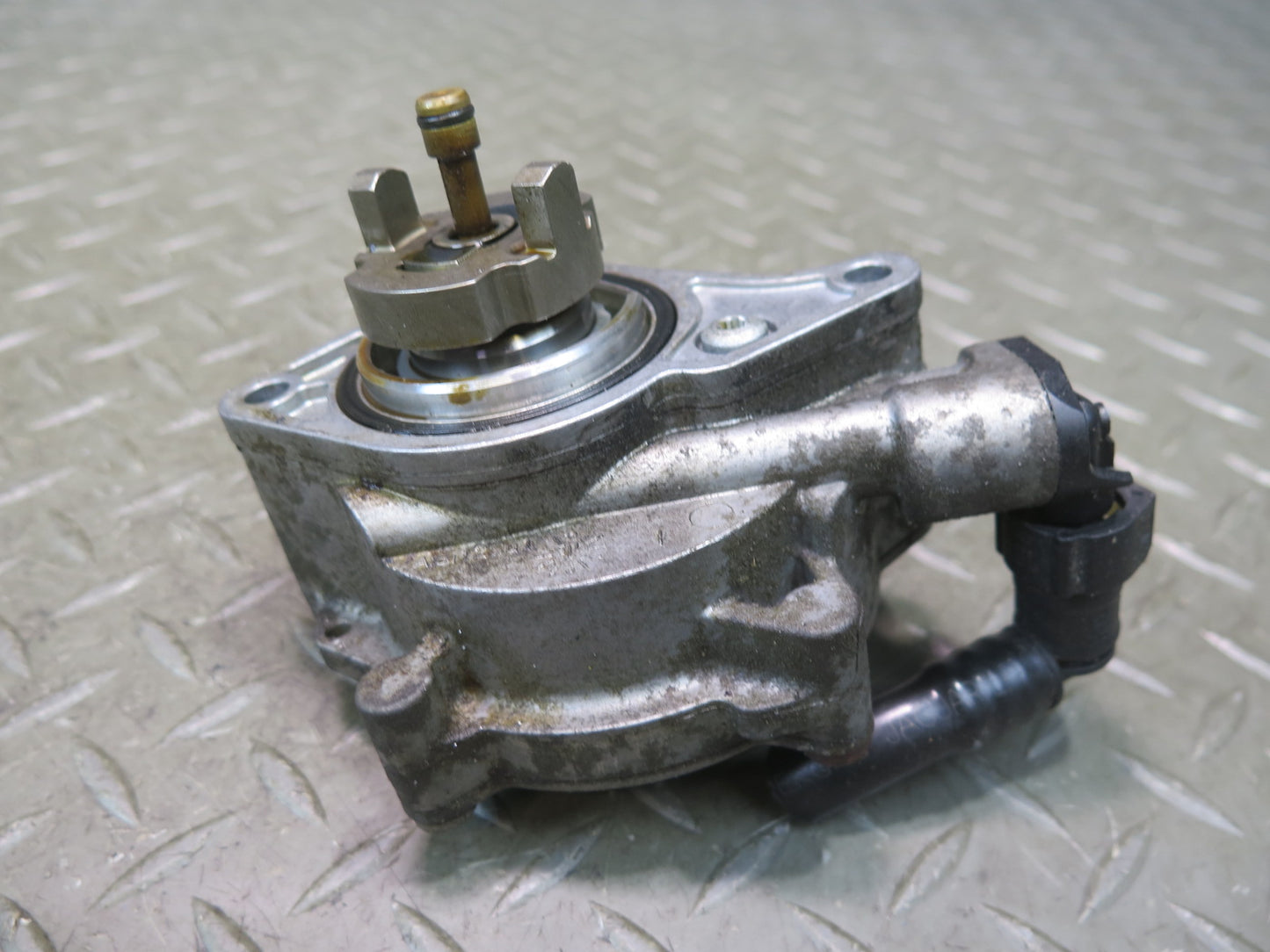 2014-2019 Range Rover Sport L494 Brake Vacuum  Pump