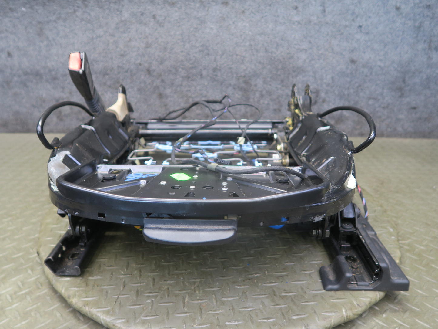 01-06 BMW E46 330ci Convert Front Left Seat Lower Frame Track Rail w Motor OEM