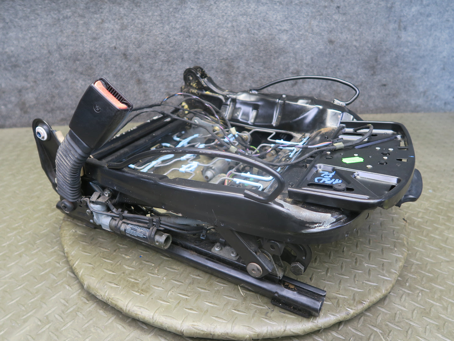 01-06 BMW E46 330ci Convert Front Left Seat Lower Frame Track Rail w Motor OEM