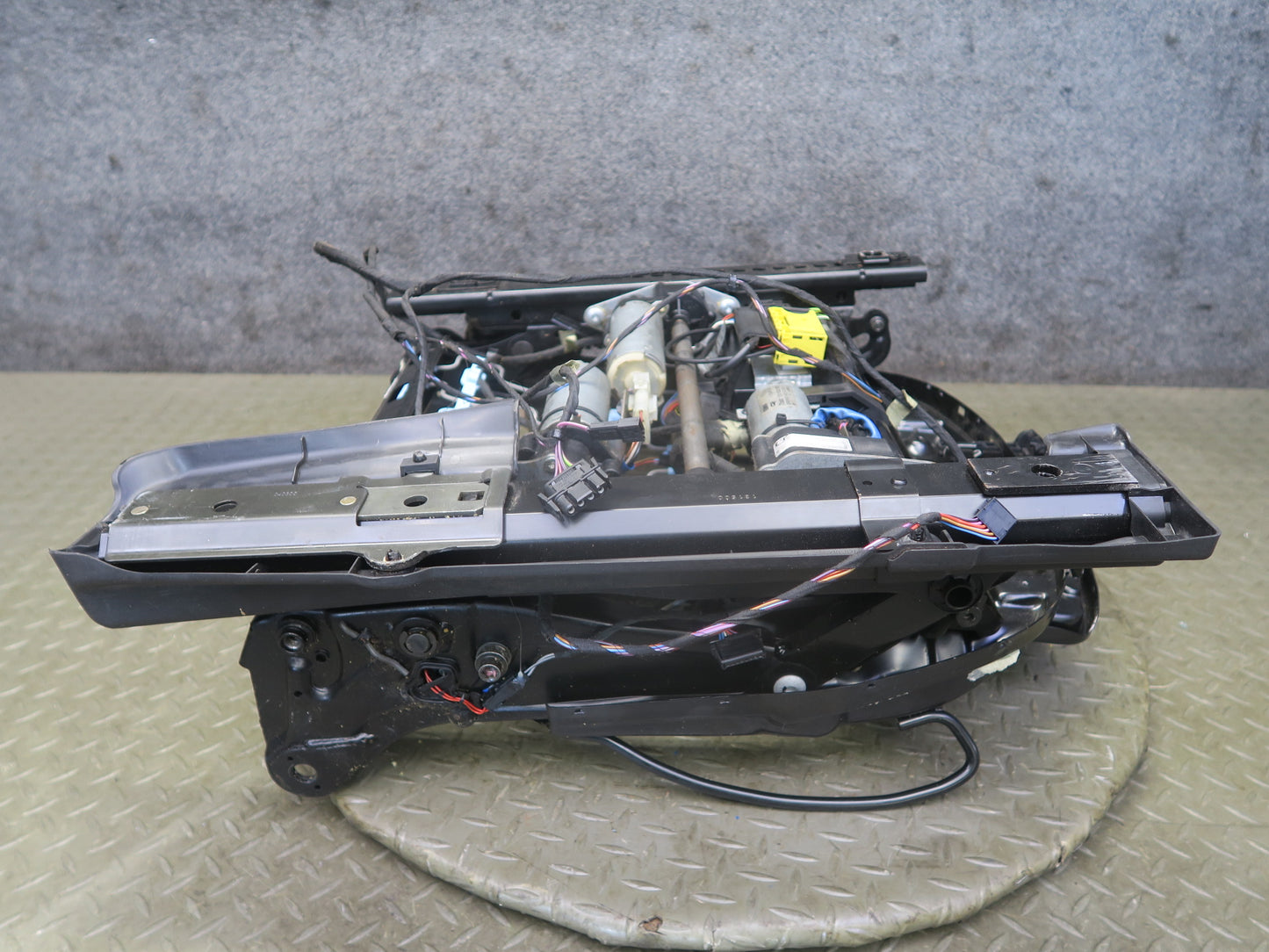 01-06 BMW E46 330ci Convert Front Left Seat Lower Frame Track Rail w Motor OEM