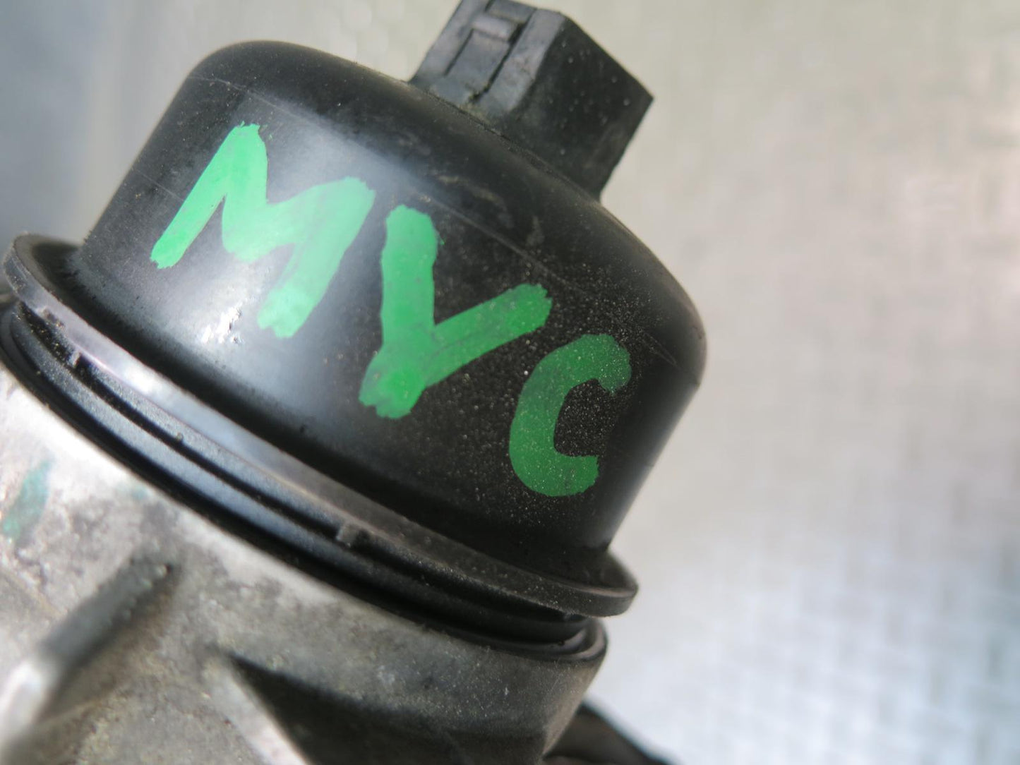11-13 Mini S R55 R56 R58 R57 N18 Engine Oil Filter Housing w Heat Exchanger OEM