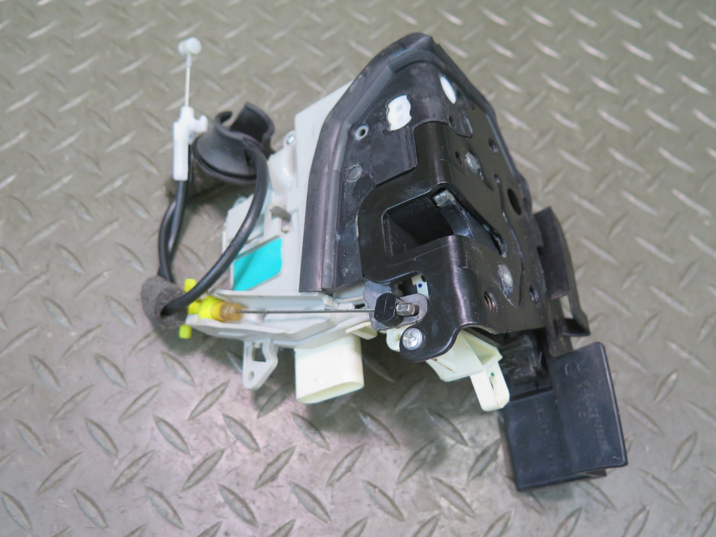 2010-2016 Porsche Panamera 970 Front Right Pass Side Door Lock Latch Actuator