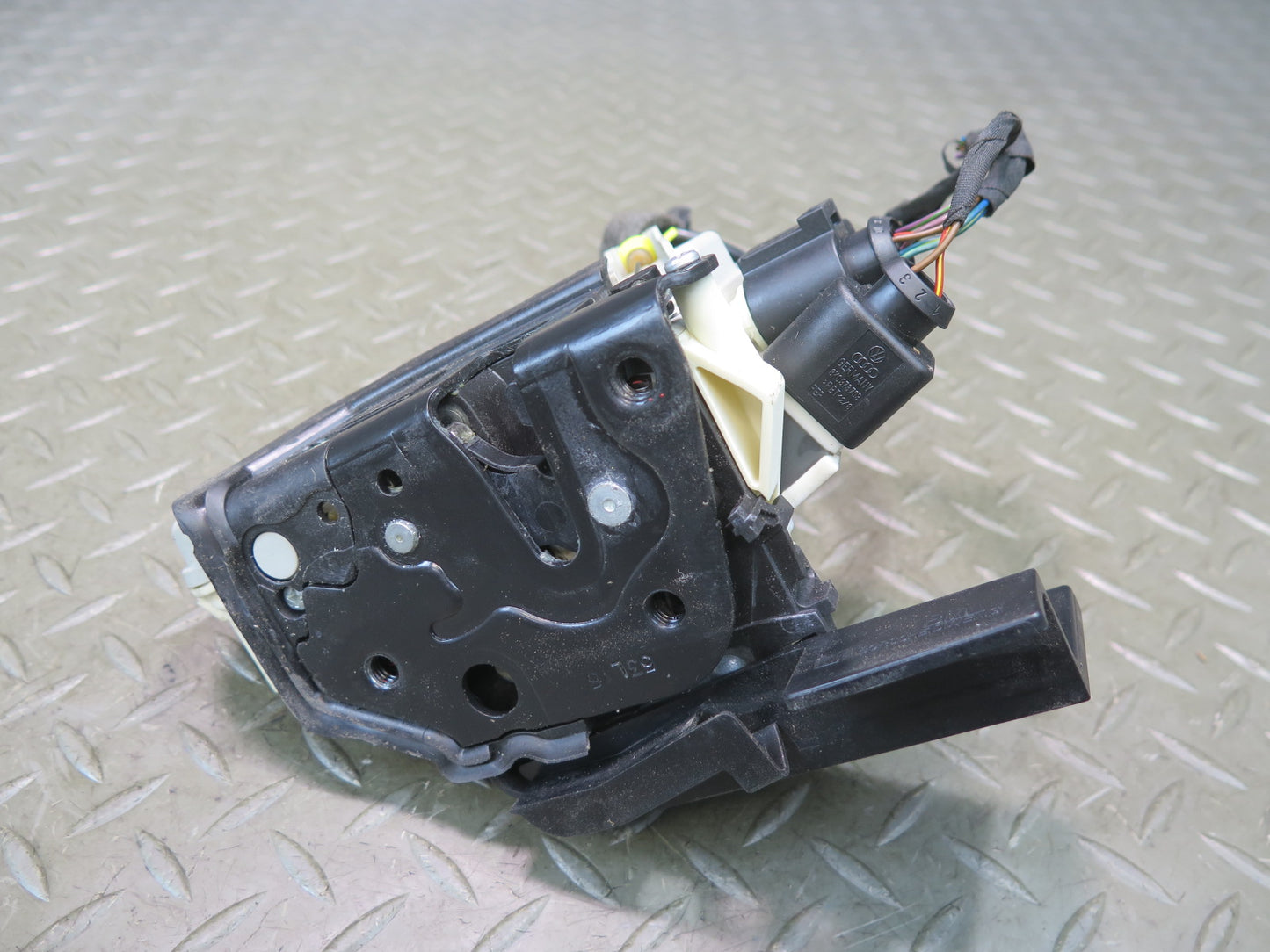 2010-2016 Porsche Panamera 970 Front Left Driver Side Door Lock Latch Actuator