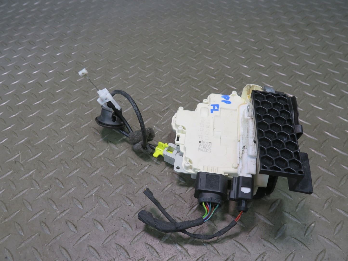 2010-2016 Porsche Panamera 970 Front Left Driver Side Door Lock Latch Actuator