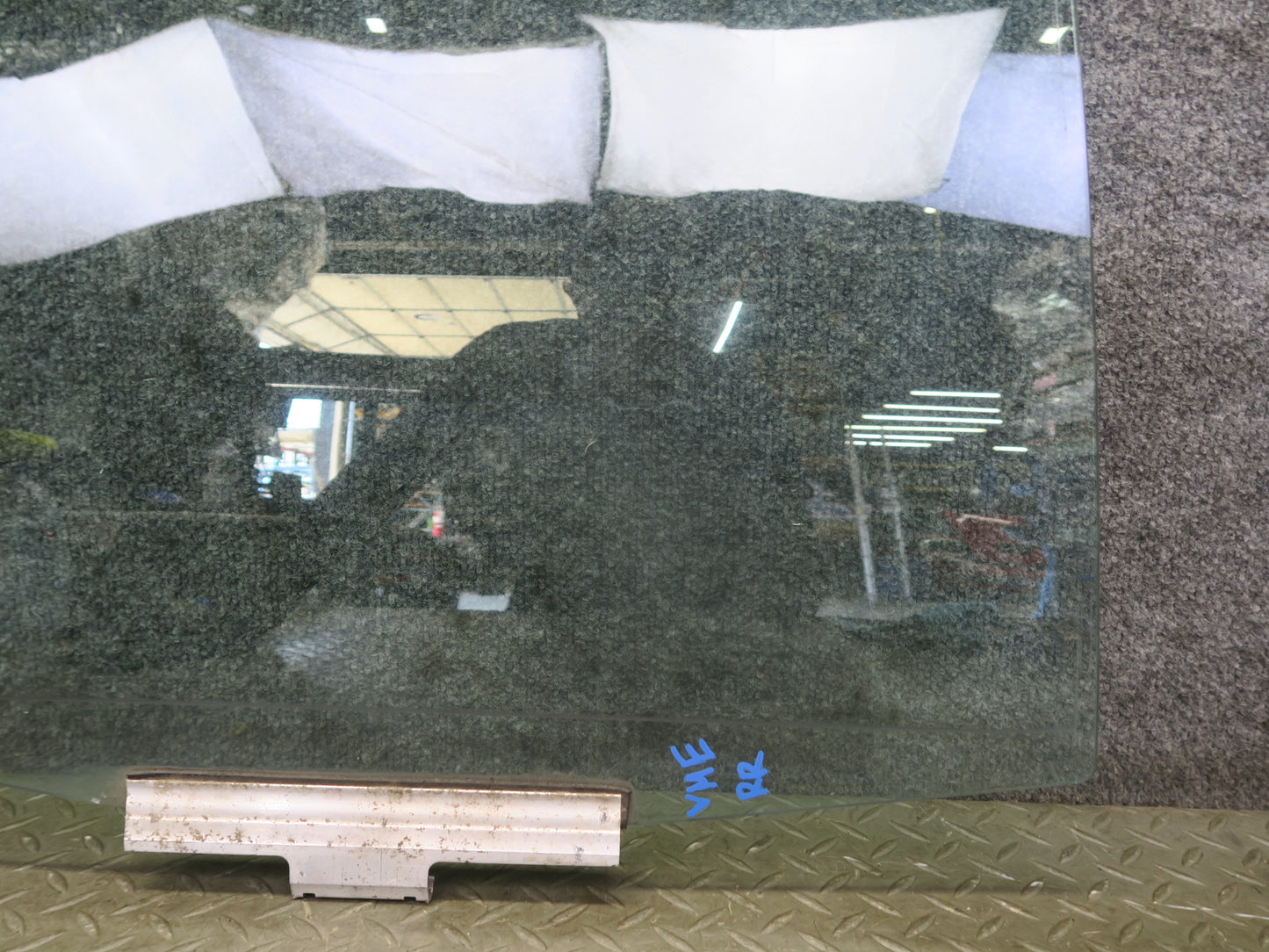 1990 Mercedes W124 300E Rear Right Door Glass Window OEM