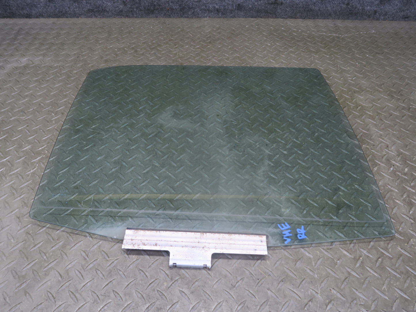 1990 Mercedes W124 300E Rear Right Door Glass Window OEM
