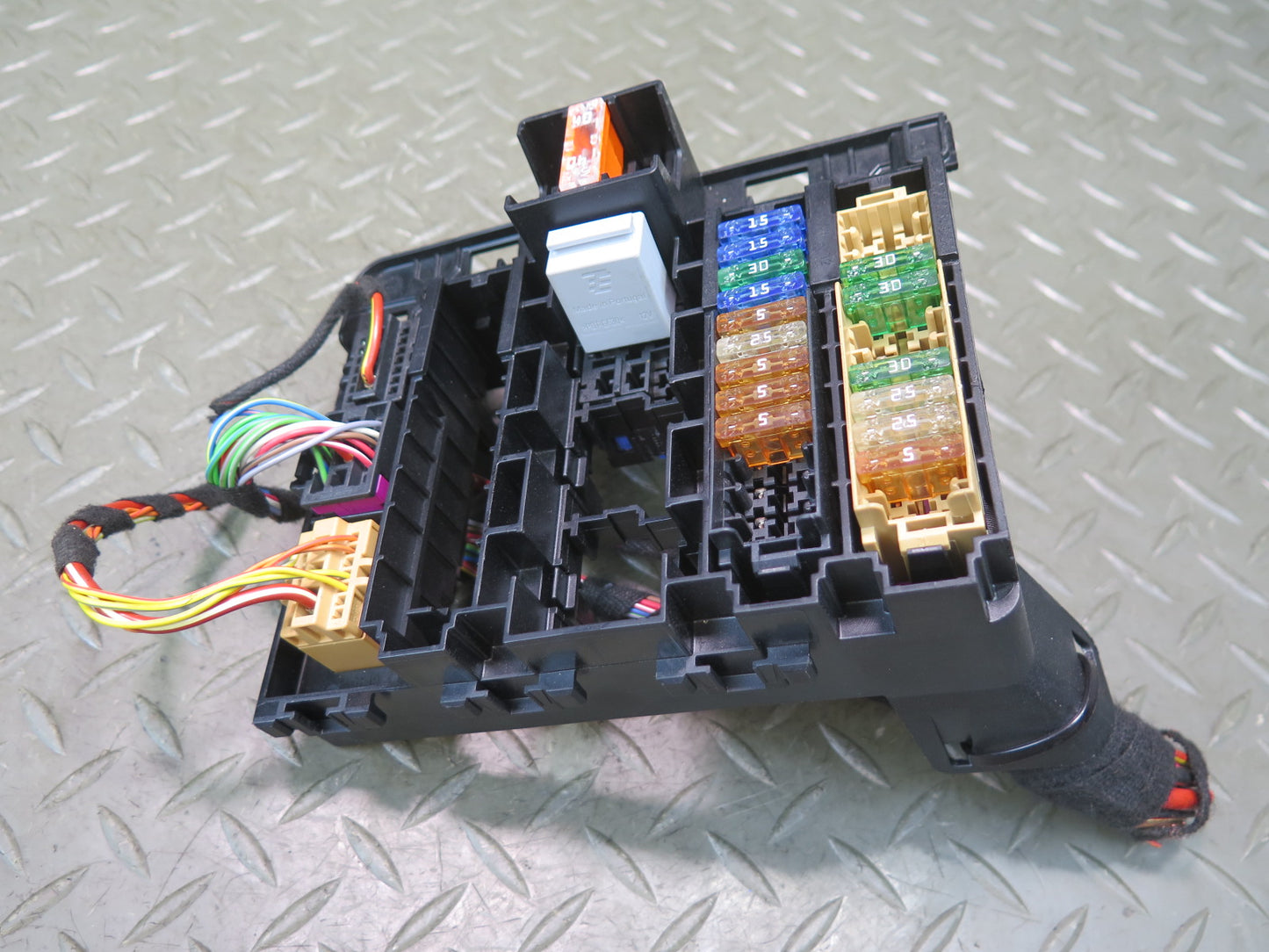 2010-2016 Porsche Panamera 970 Under Dash Cabin Fuse Relay Box Module