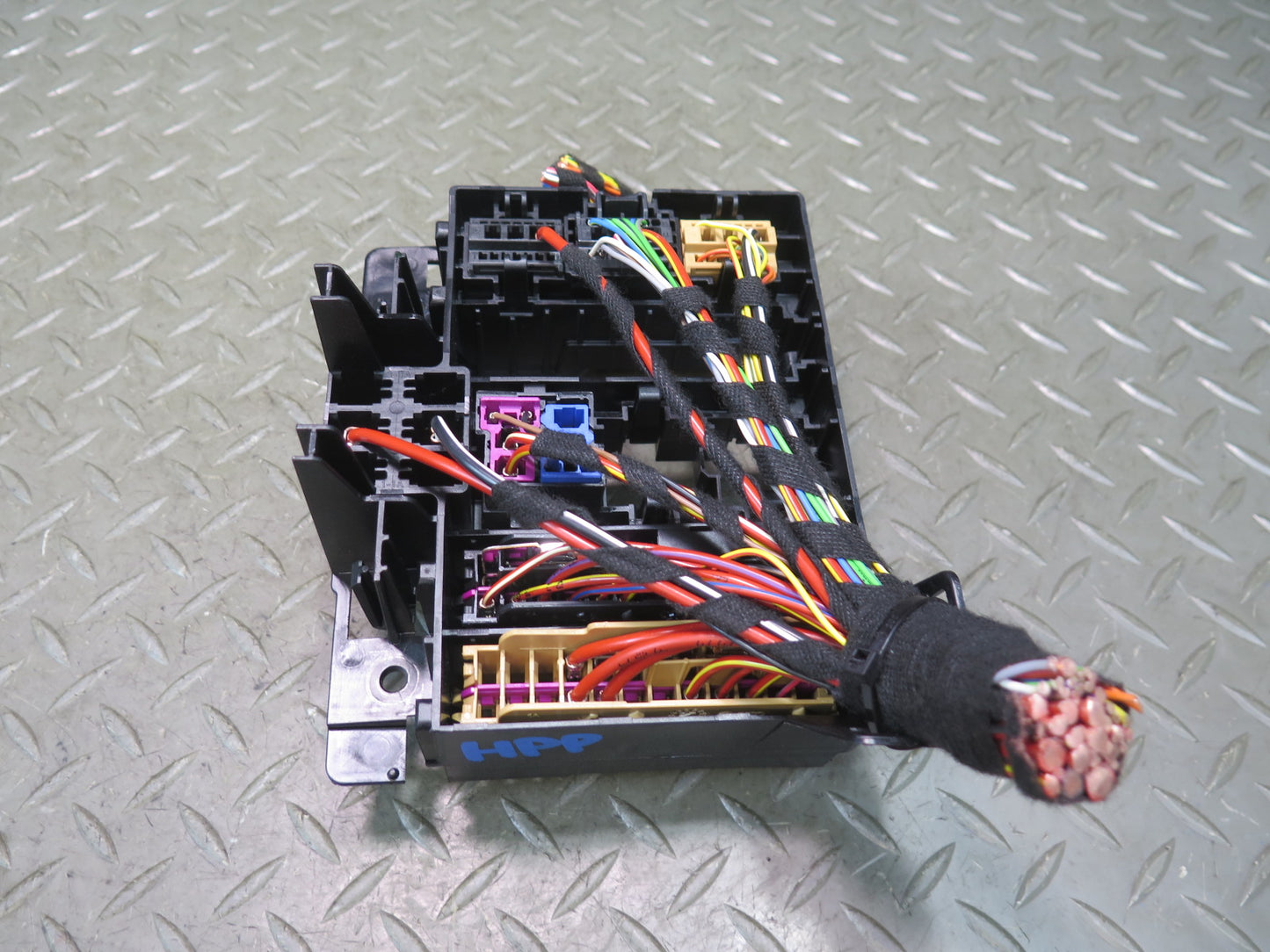 2010-2016 Porsche Panamera 970 Under Dash Cabin Fuse Relay Box Module