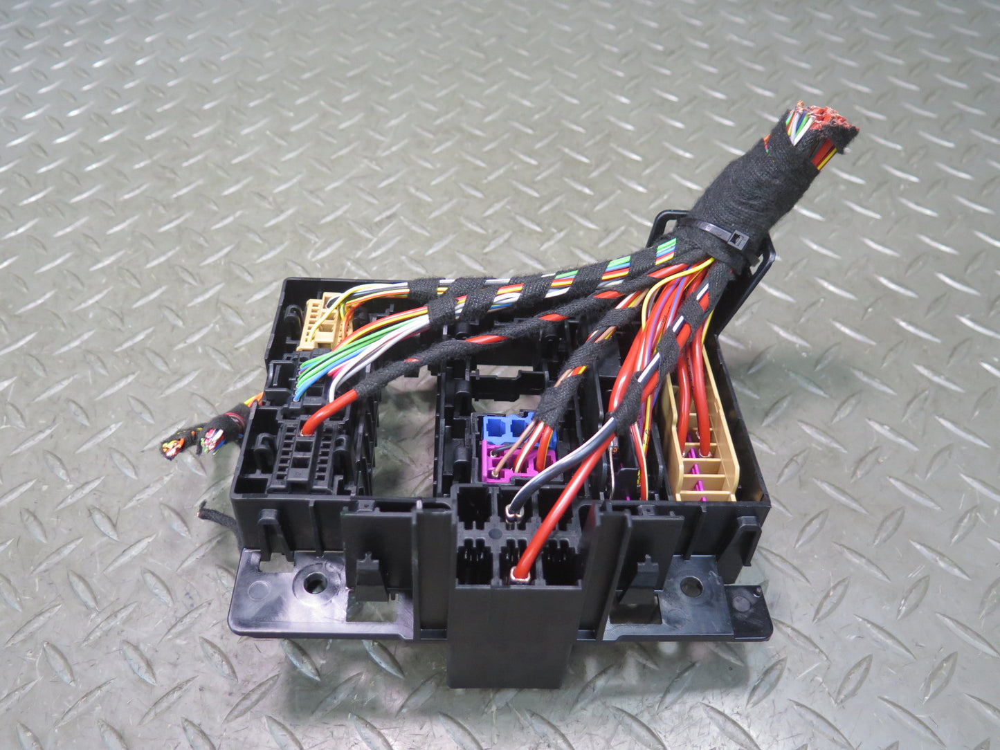 2010-2016 Porsche Panamera 970 Under Dash Cabin Fuse Relay Box Module