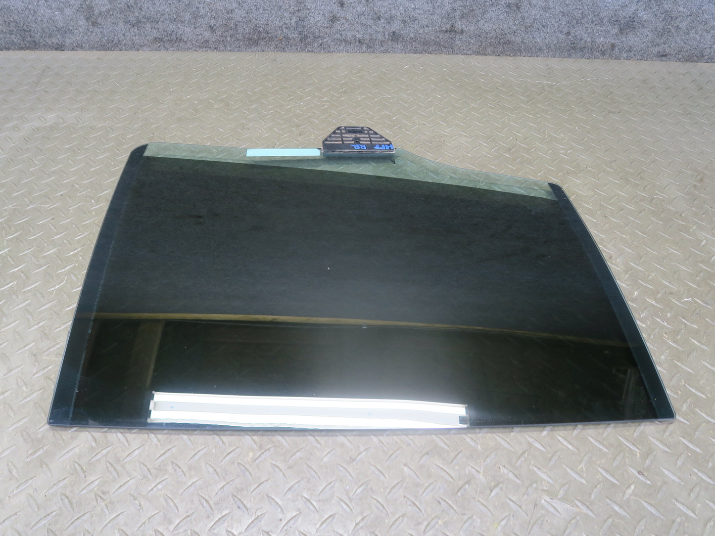 2010-2016 Porsche Panamera 970 Rear Right Pass Side Door Window Glass