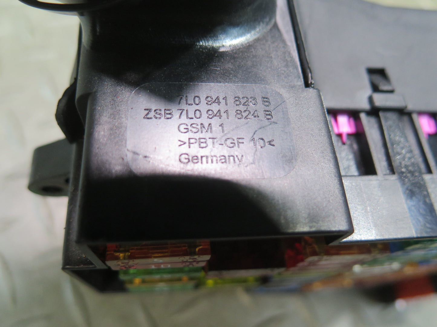 2010-2016 Porsche Panamera 970 Left Side Cabin Fuse Relay Box Module