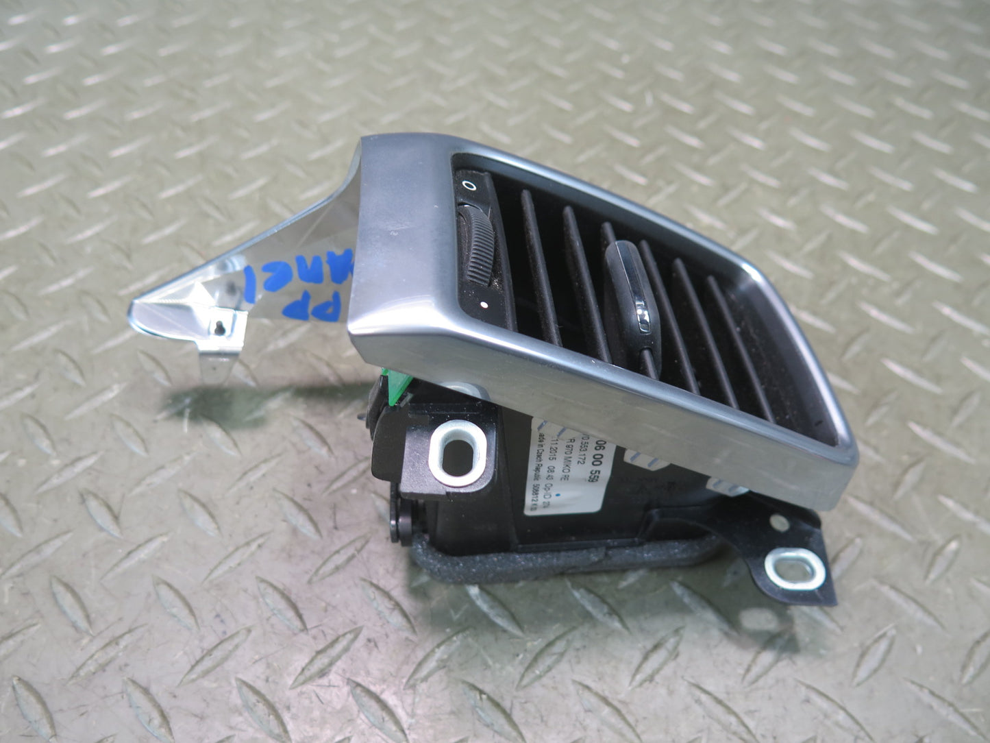 2010-2016 Porsche Panamera 970 Rear Left Right Center A/C Heater Air Vent Set