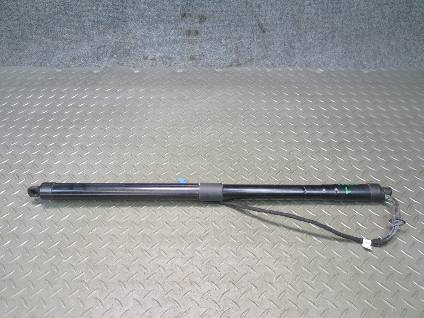 2010-2016 Porsche Panamera 970 Rear Trunk Lid Lift Shock Strut Support Set of 2