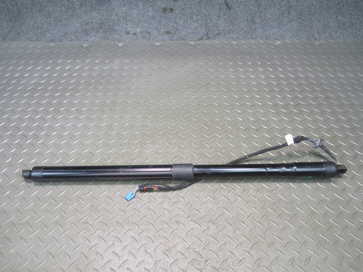 2010-2016 Porsche Panamera 970 Rear Trunk Lid Lift Shock Strut Support Set of 2