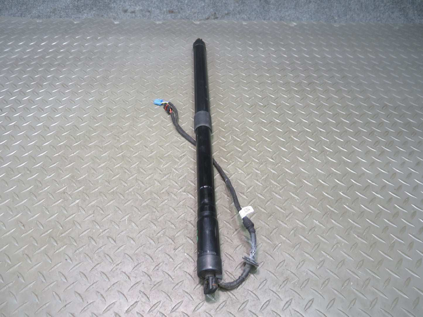 2010-2016 Porsche Panamera 970 Rear Trunk Lid Lift Shock Strut Support Set of 2