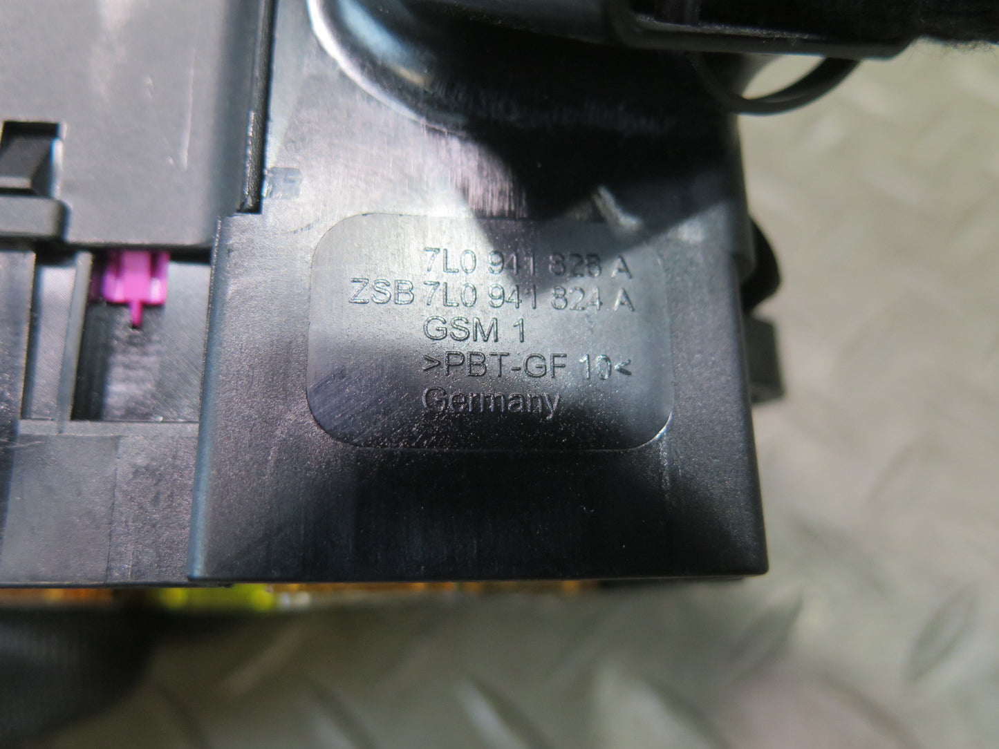 2010-2016 Porsche Panamera 970 Cabin Fuse Relay Box Module