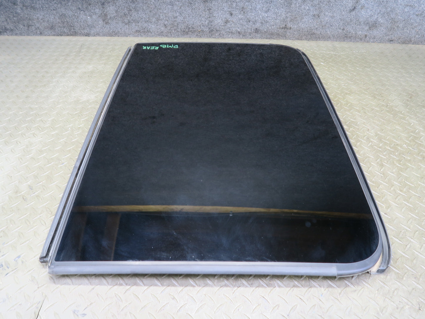 2015-2018 Porsche Macan Rear Panoramic Sunroof Glass Panel