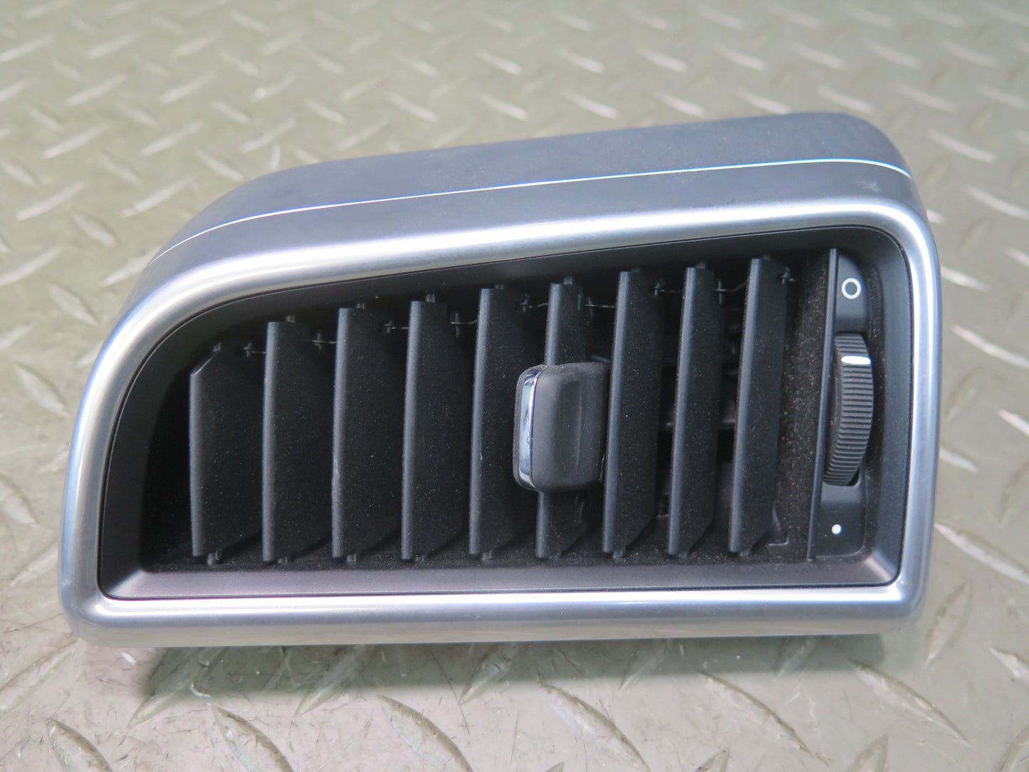 2010-2016 Porsche Panamera 970 Rear Left & Right Side A/C Heater Air Vent Set