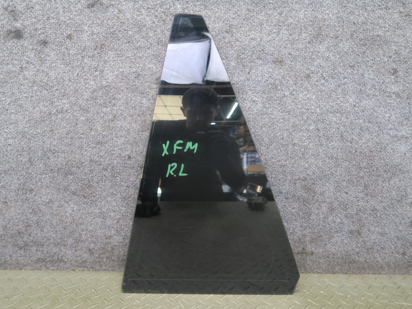 00-06 BMW E53 X5 Rear Left Door Fixed Corner Glass Window OEM