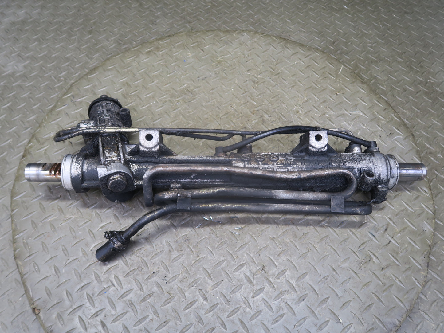 94-99 BMW E36 318ic Hydraulic Power Steering Rack & Pinion OEM