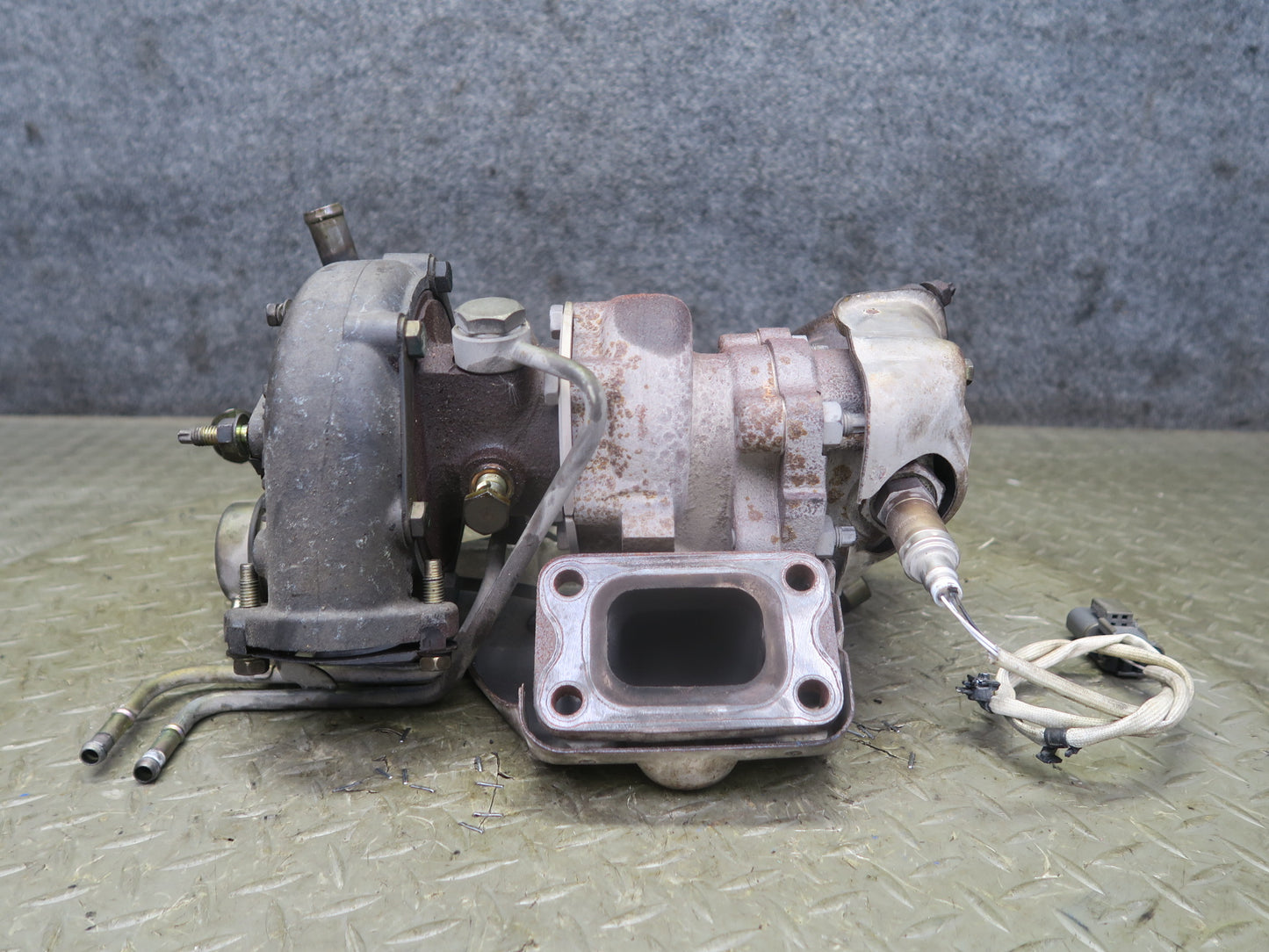 95-97 Nissan Gloria HY33 VQ30DET Engine Turbo Charger w Oil Tube Set 60K OEM