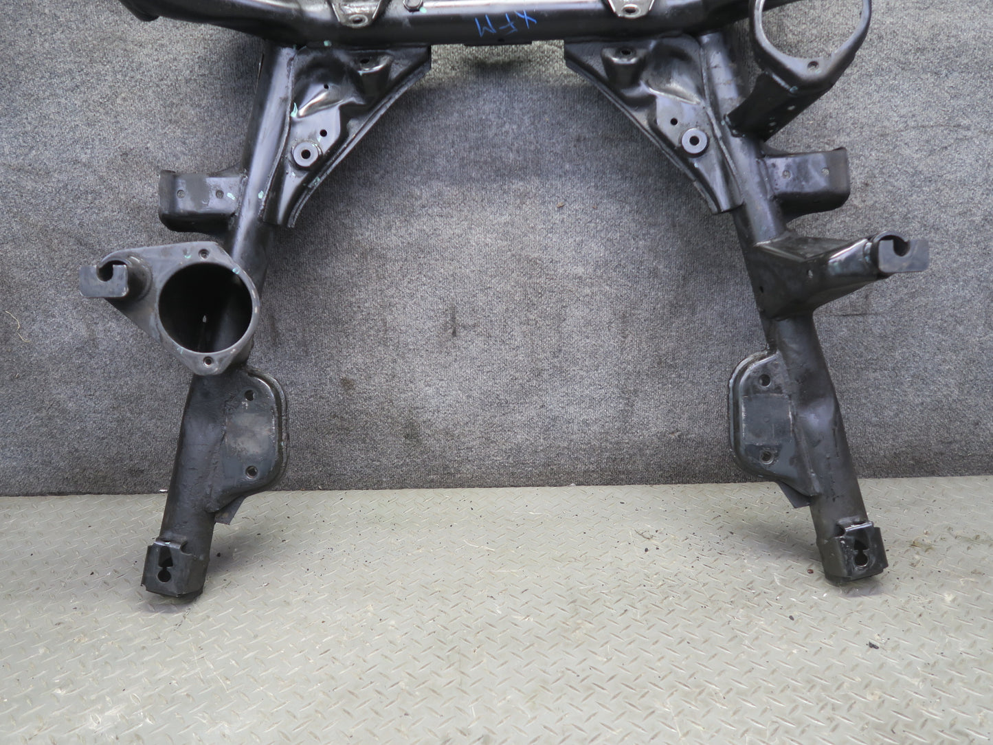 00-06 BMW E53 X5 Front Engine Suspension Crossmember Carrier Frame Cradle OEM