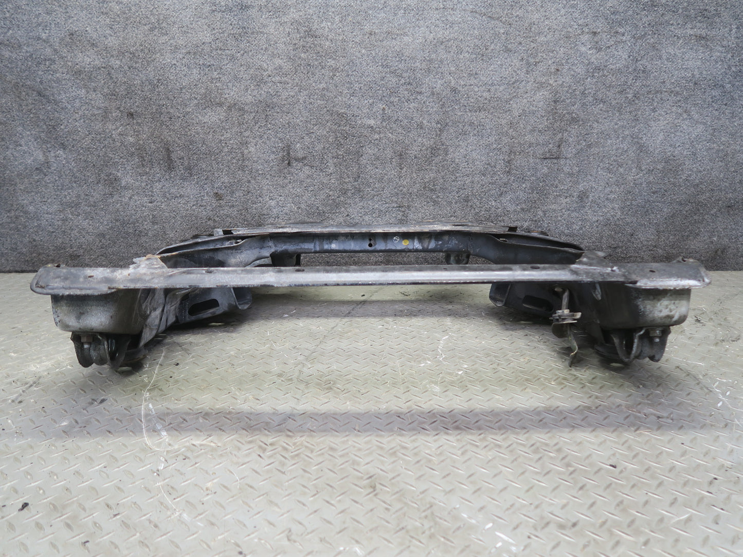 95-97 Nissan Gloria HY33 3.0L Front Crossmember Subframe Bracket 60K Miles OEM