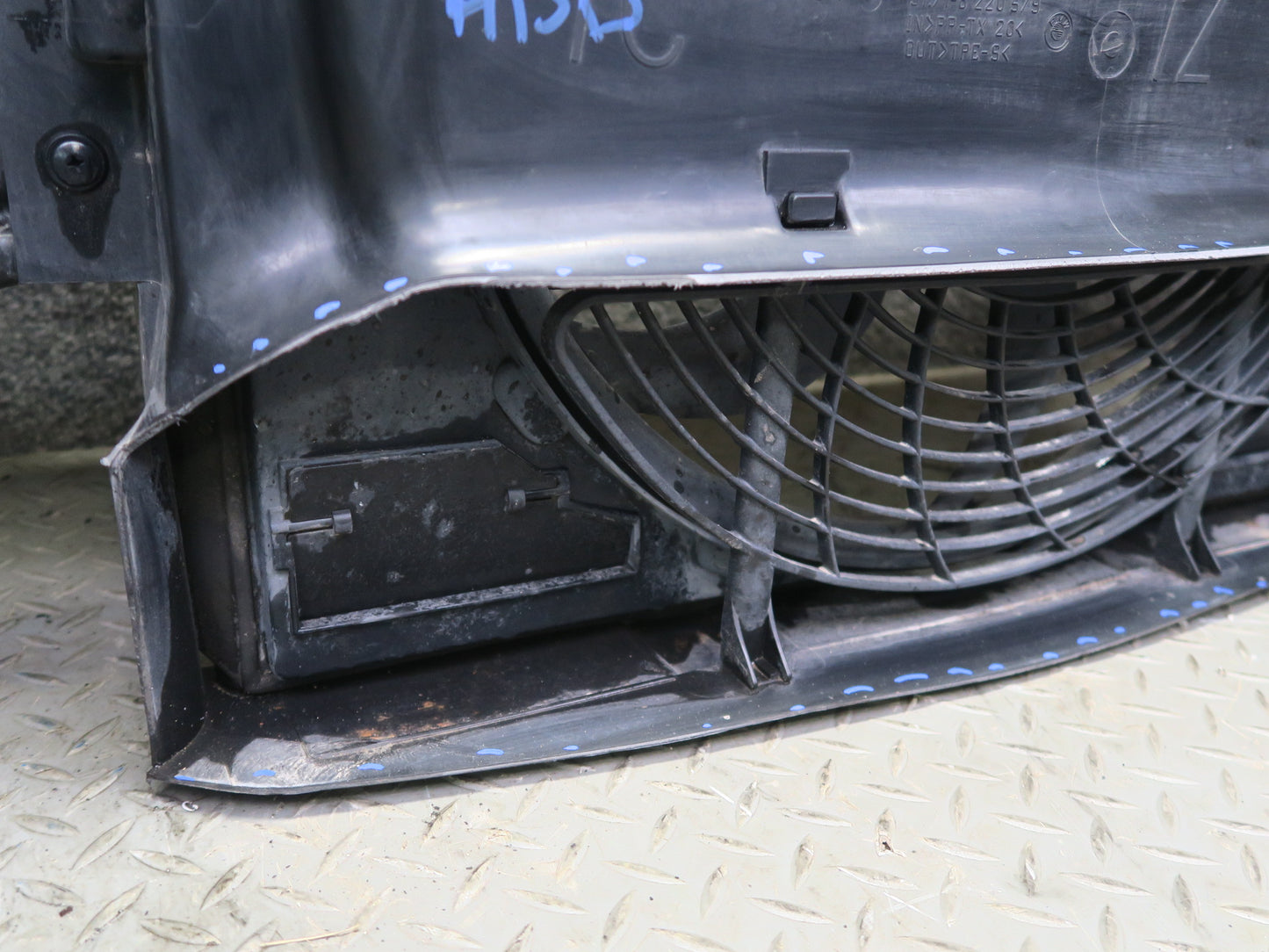 01-03 BMW E46 330ci Convert Front Radiator Air Duct Reinforcement Panel Assy OEM