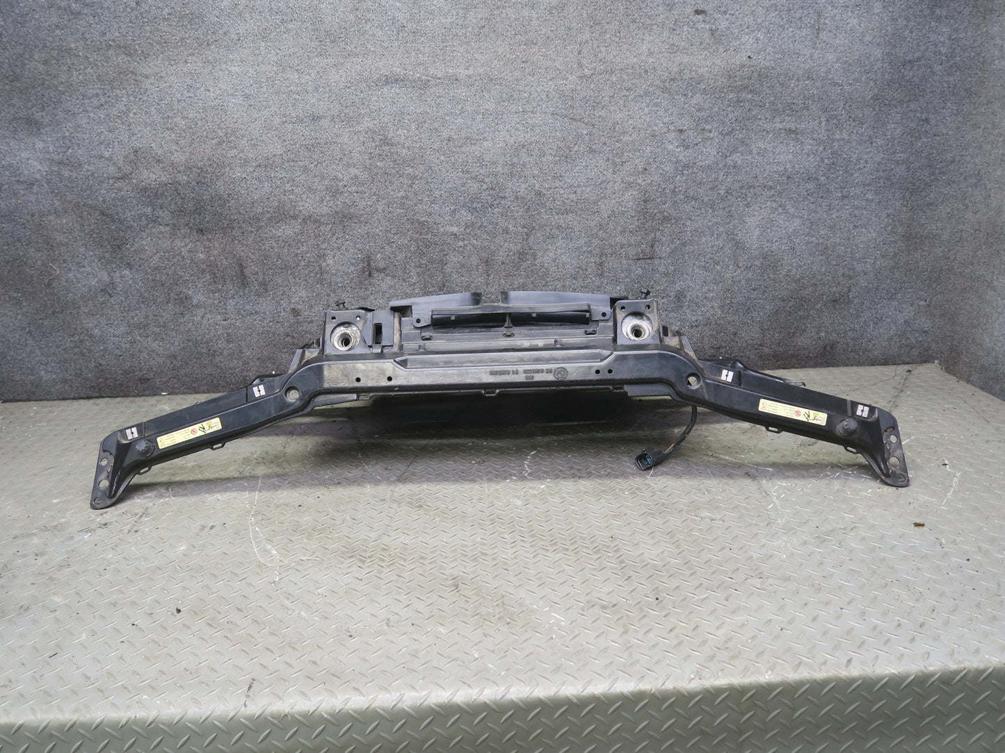 01-03 BMW E46 330ci Convert Front Radiator Air Duct Reinforcement Panel Assy OEM