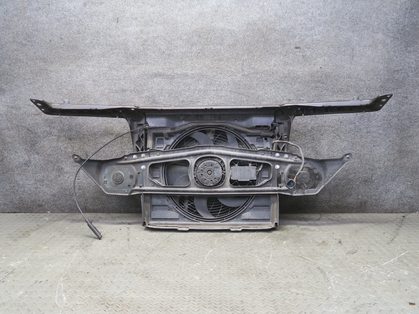 01-03 BMW E46 330ci Convert Front Radiator Air Duct Reinforcement Panel Assy OEM