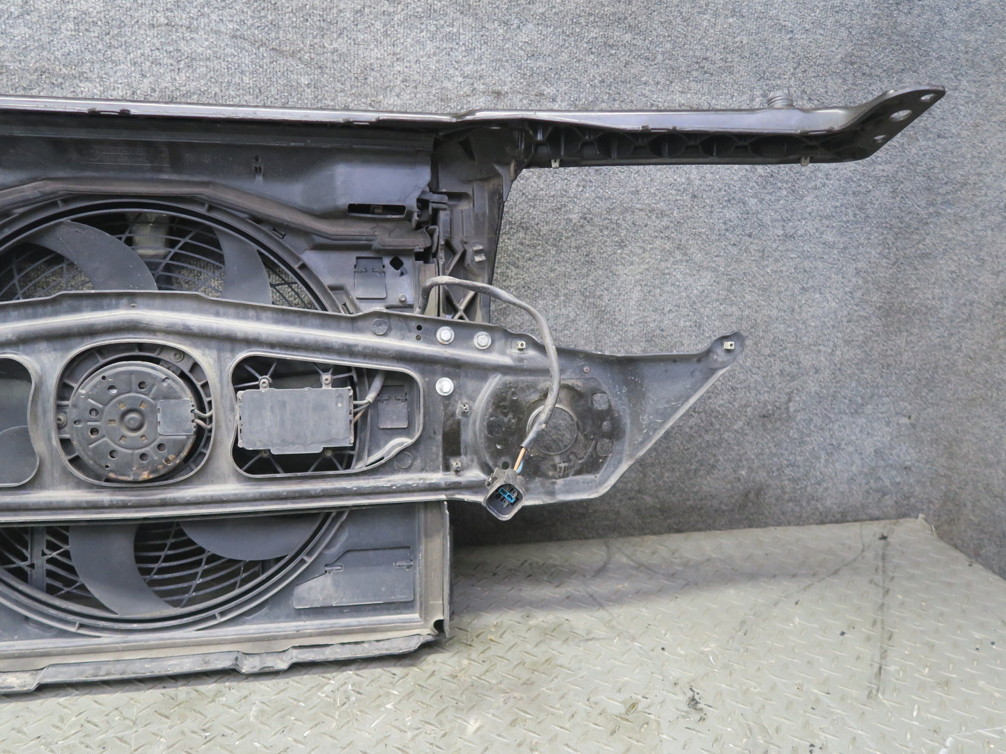 01-03 BMW E46 330ci Convert Front Radiator Air Duct Reinforcement Panel Assy OEM