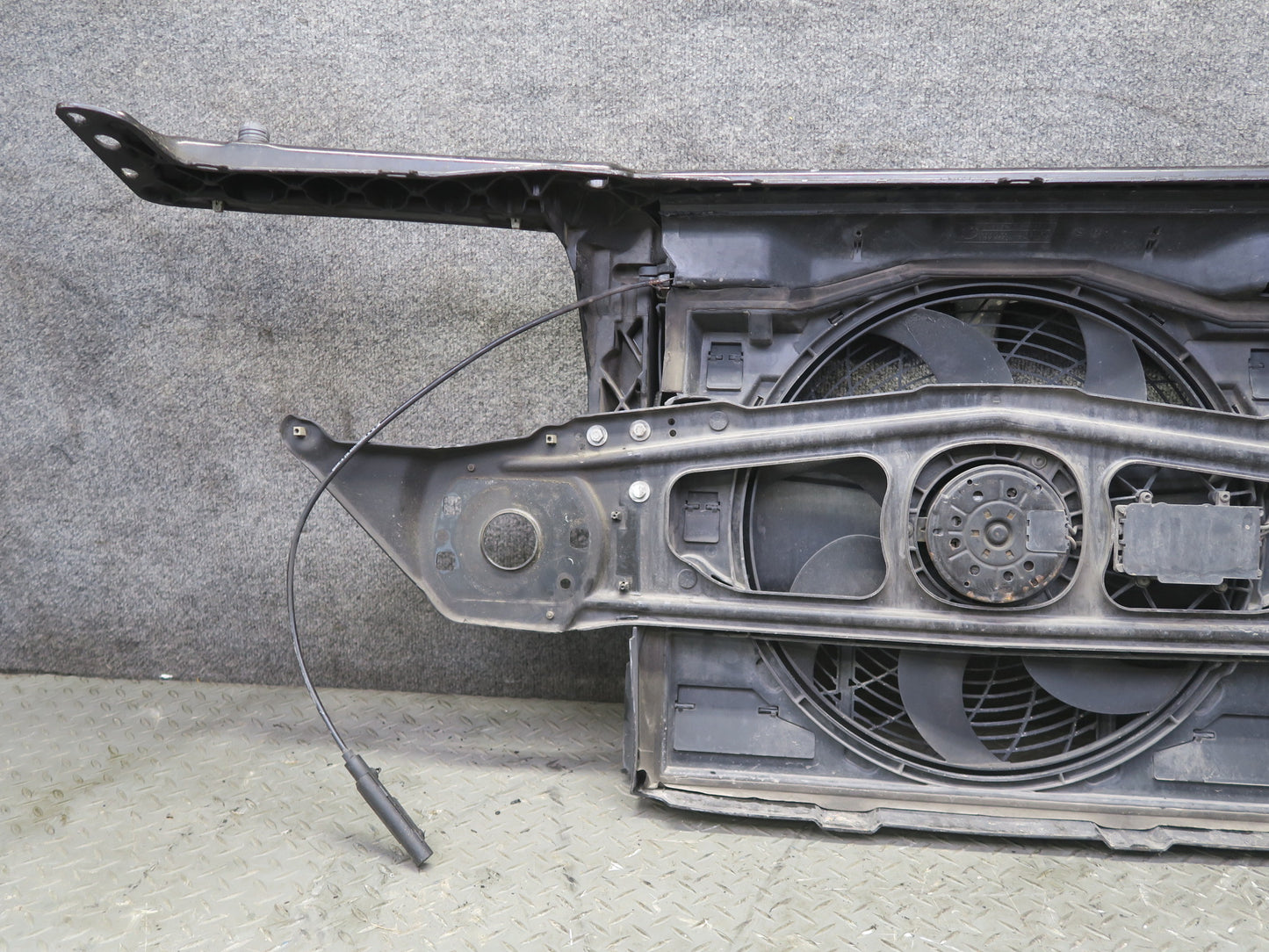 01-03 BMW E46 330ci Convert Front Radiator Air Duct Reinforcement Panel Assy OEM