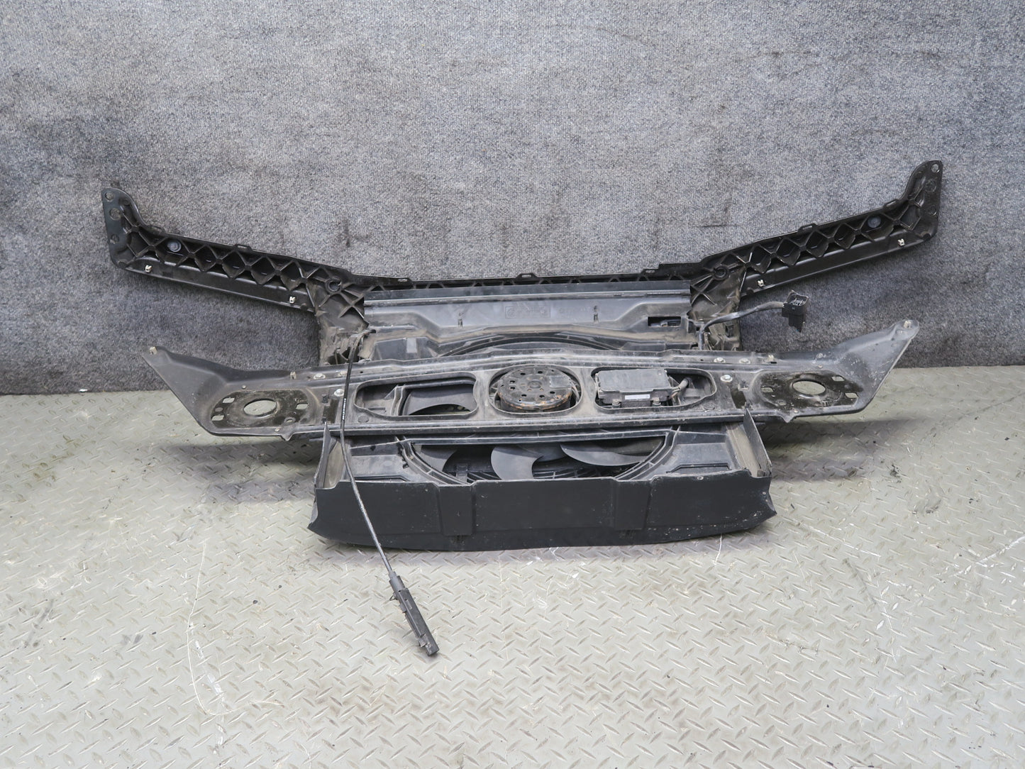 01-03 BMW E46 330ci Convert Front Radiator Air Duct Reinforcement Panel Assy OEM
