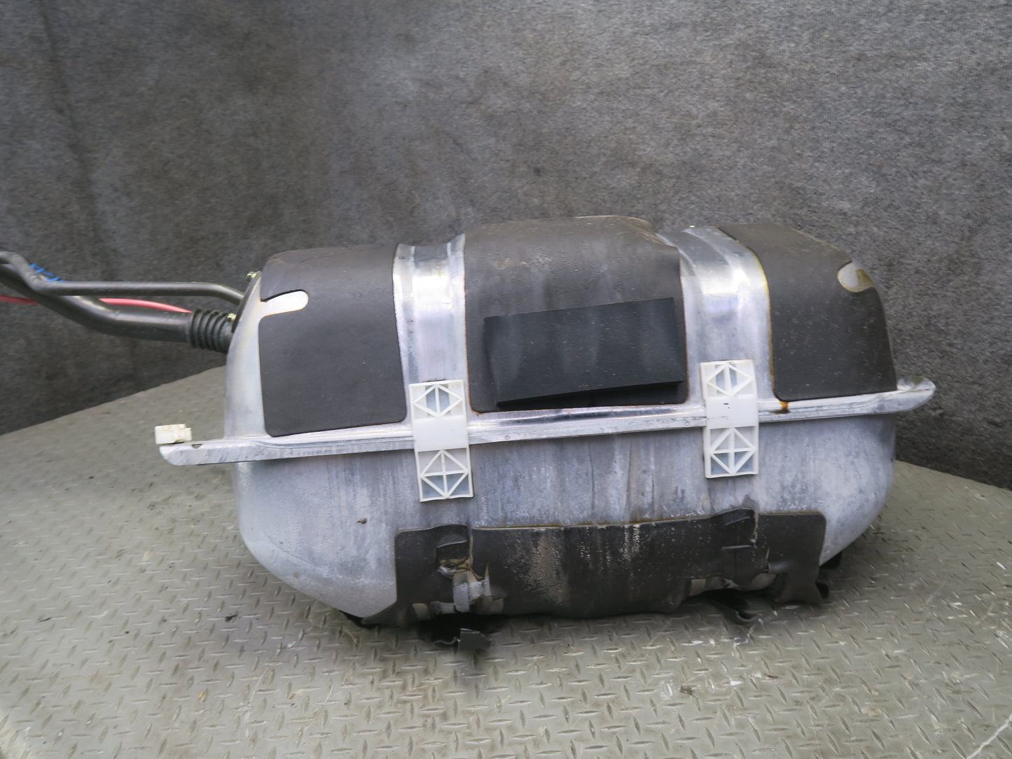 95-97 Nissan Gloria HY33 3.0L Fuel Gas Tank w Filler Neck Set 60K Miles OEM