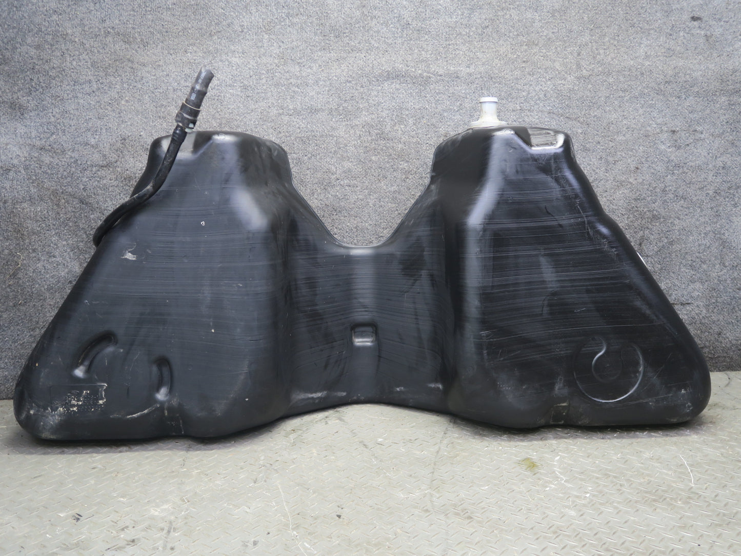 03-05 Ford Thunderbird Gas Fuel Tank Filler Neck Assembly 33K Miles OEM
